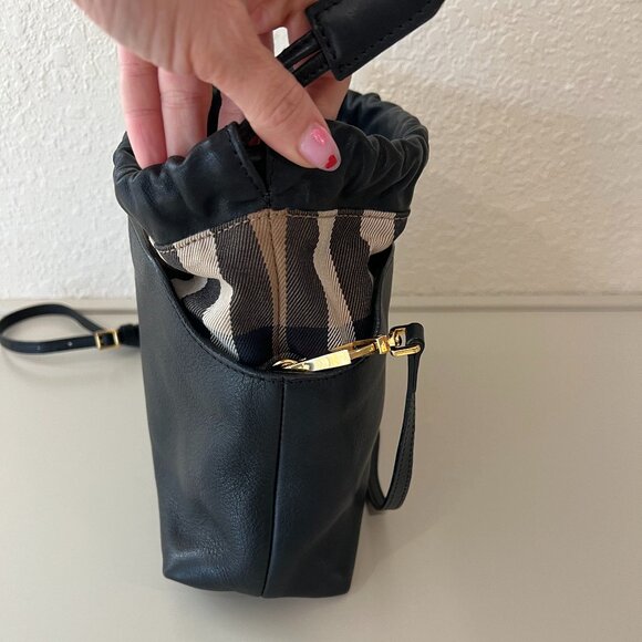 Burberry Peyton Navy Leather House Check Drawstring Crossbody - Picture 6 of 7